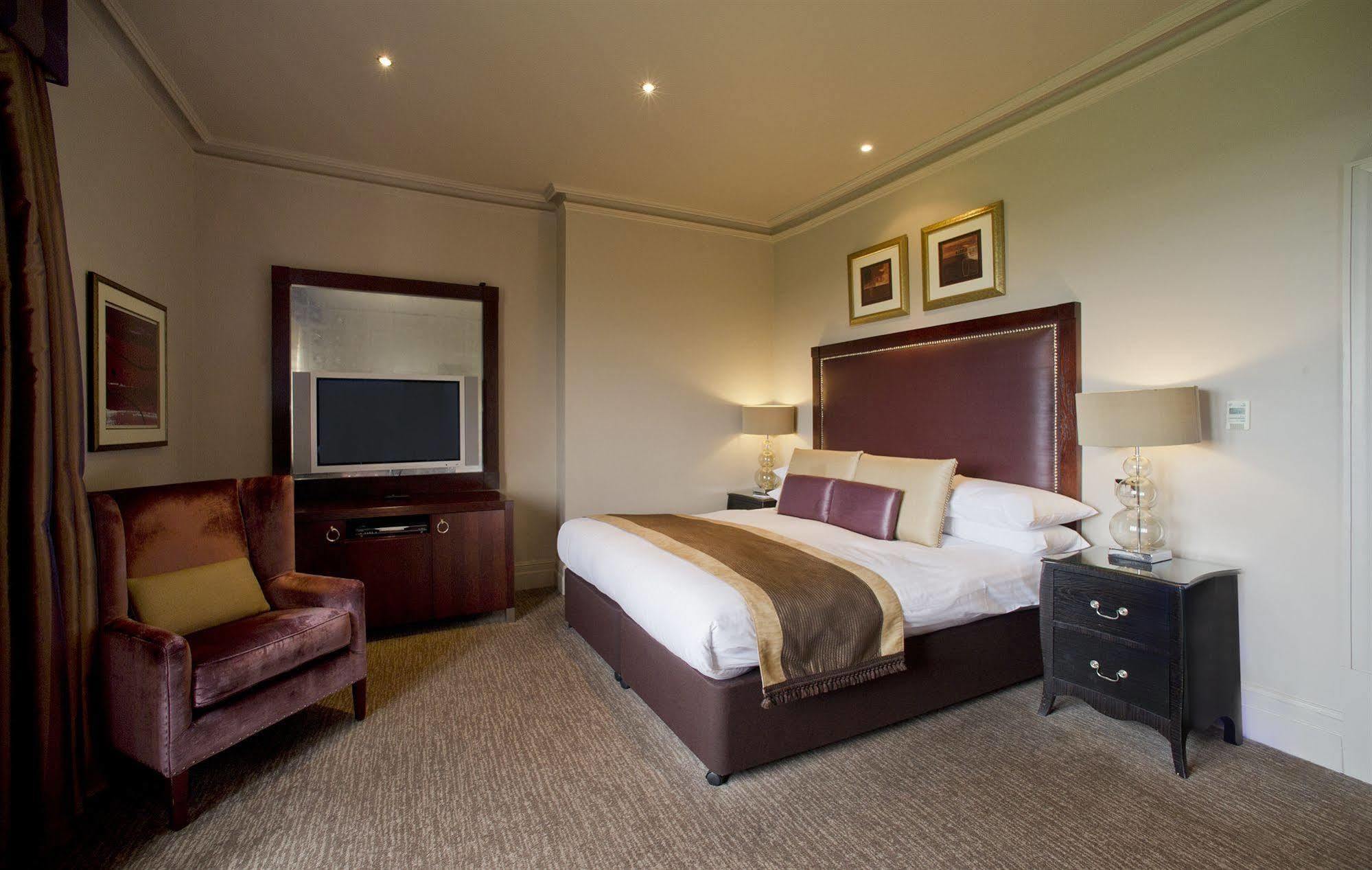 Nutfield Priory Hotel & Spa Redhill  Eksteriør billede